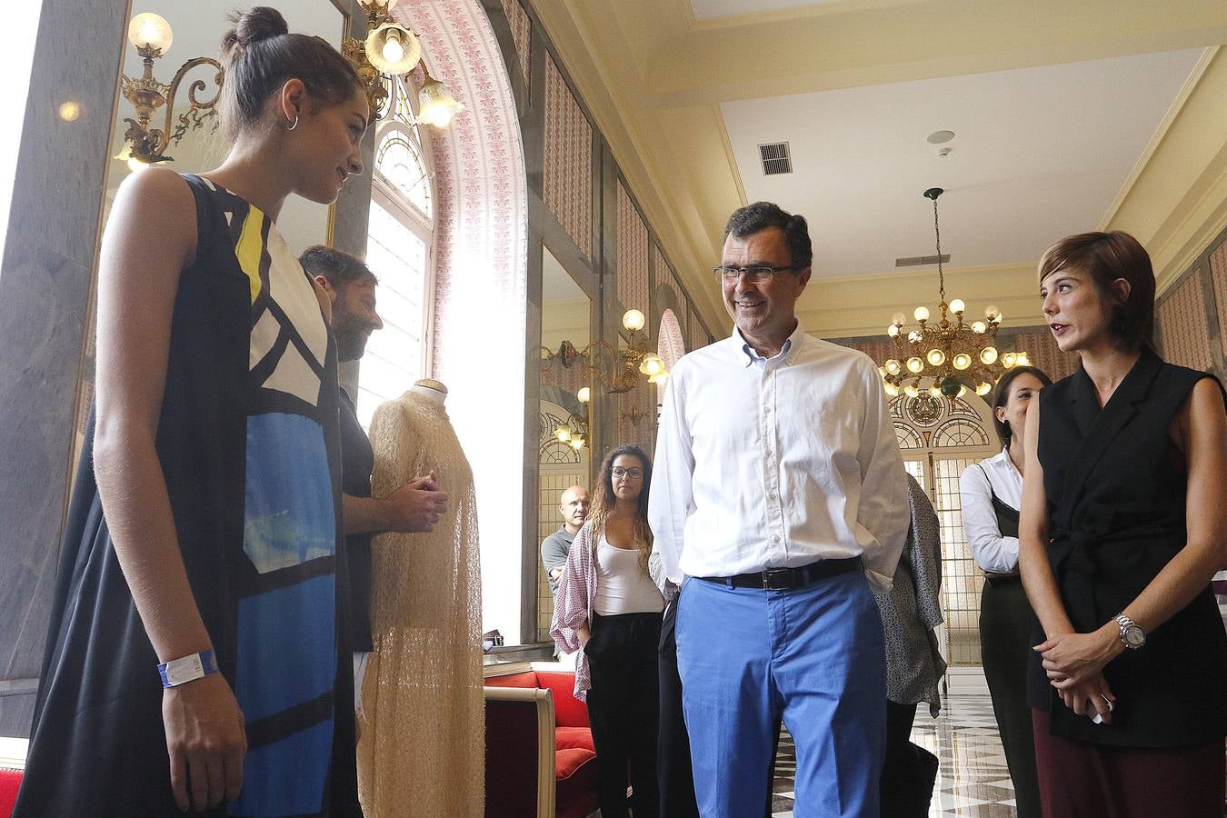 Una pasarela en la plaza del Romea