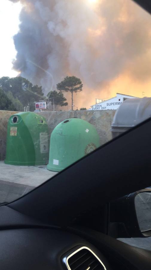 Más de mil desalojados por el incendio en Xàbia