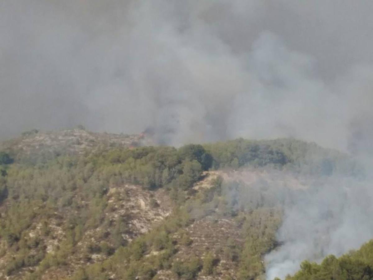 El fuego amenaza la sierra de Bernia