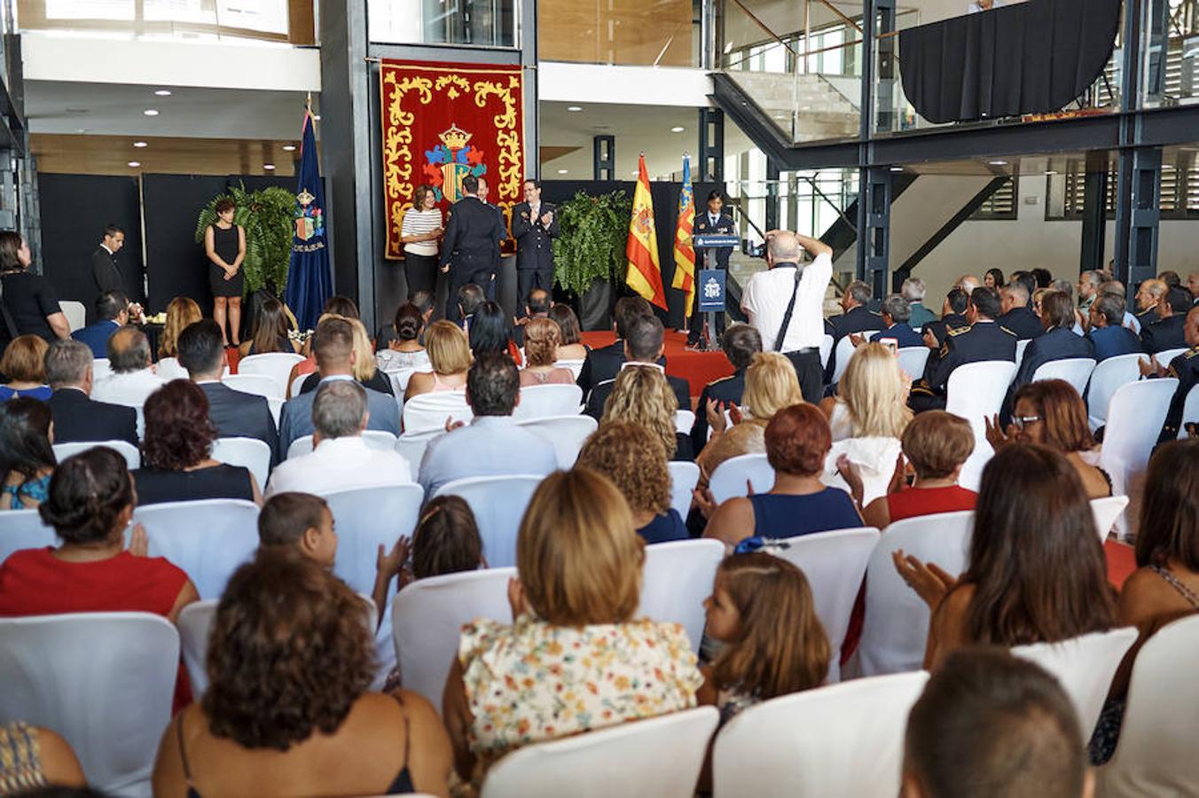 Entrega de medallas con motivo de la festividad de la Virgen de Monserrate