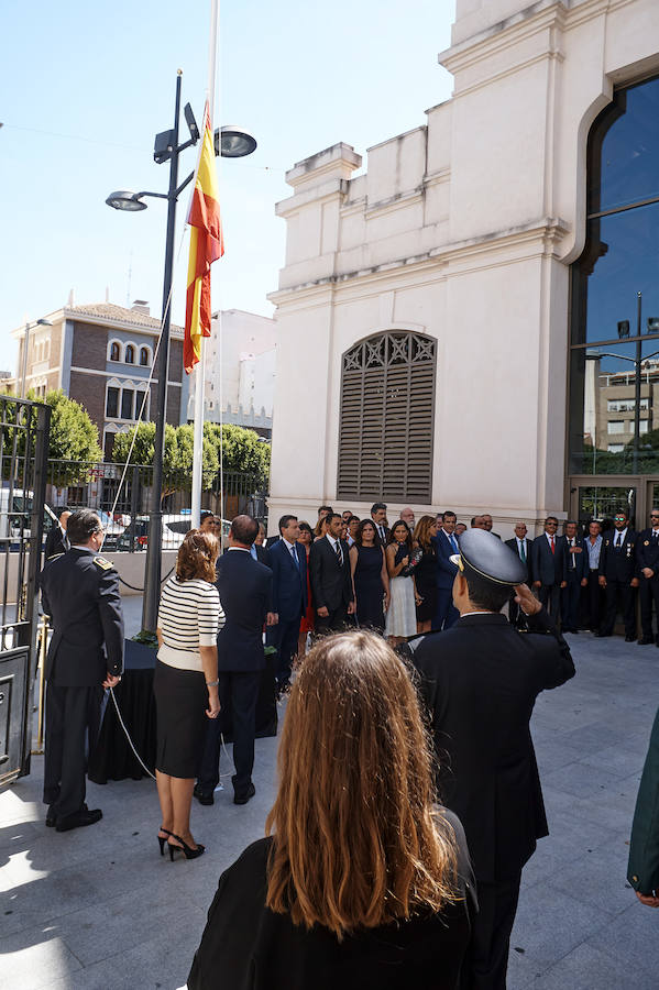 Entrega de medallas con motivo de la festividad de la Virgen de Monserrate