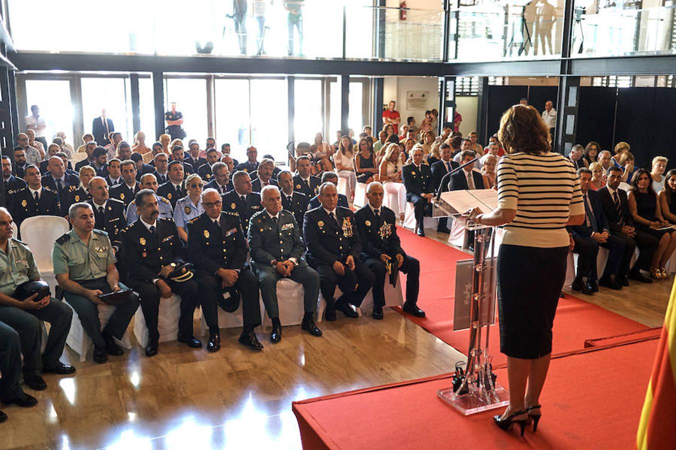 Entrega de medallas con motivo de la festividad de la Virgen de Monserrate