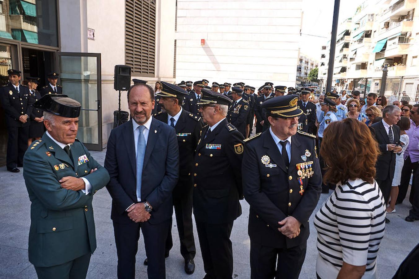 Entrega de medallas con motivo de la festividad de la Virgen de Monserrate