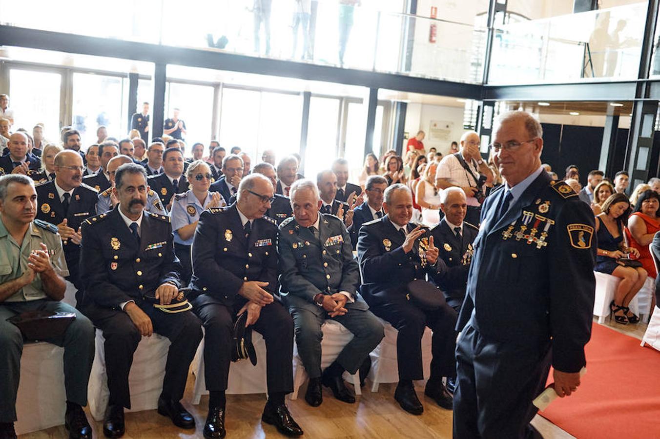 Entrega de medallas con motivo de la festividad de la Virgen de Monserrate