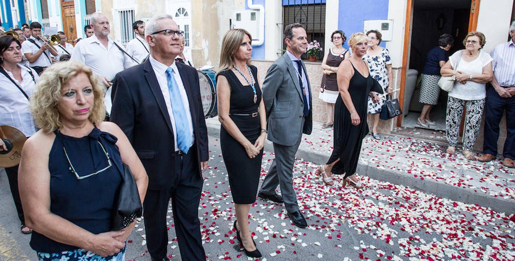 El Raval Roig celebra la procesión de la Virgen del Socorro