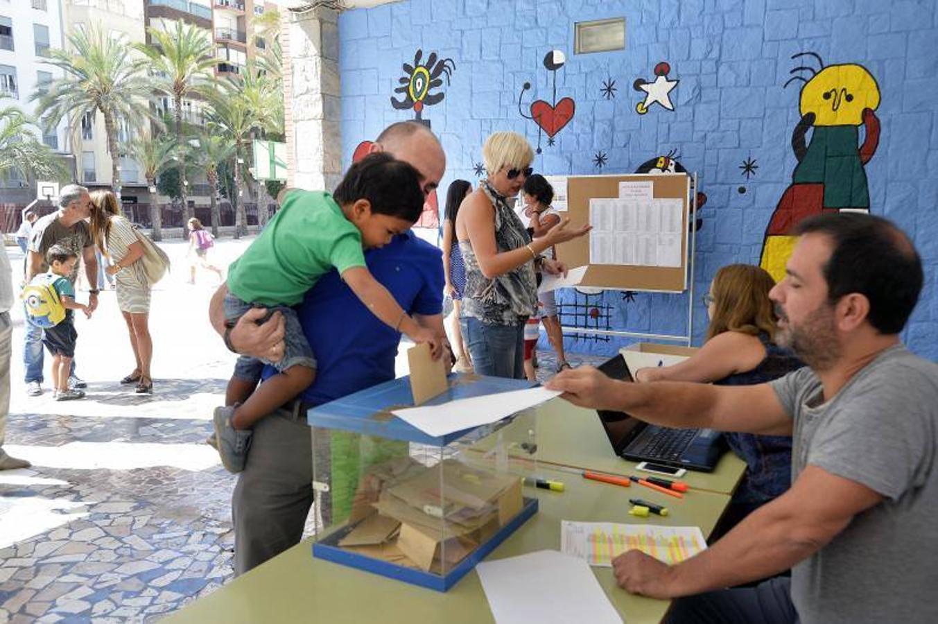 Más de 181.000 familias, de 256 centros, deciden la jornada escolar