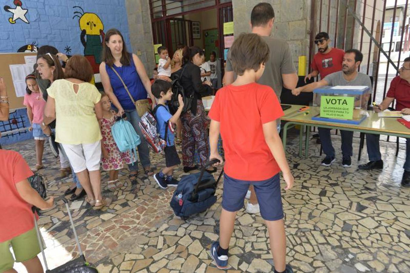 Más de 181.000 familias, de 256 centros, deciden la jornada escolar