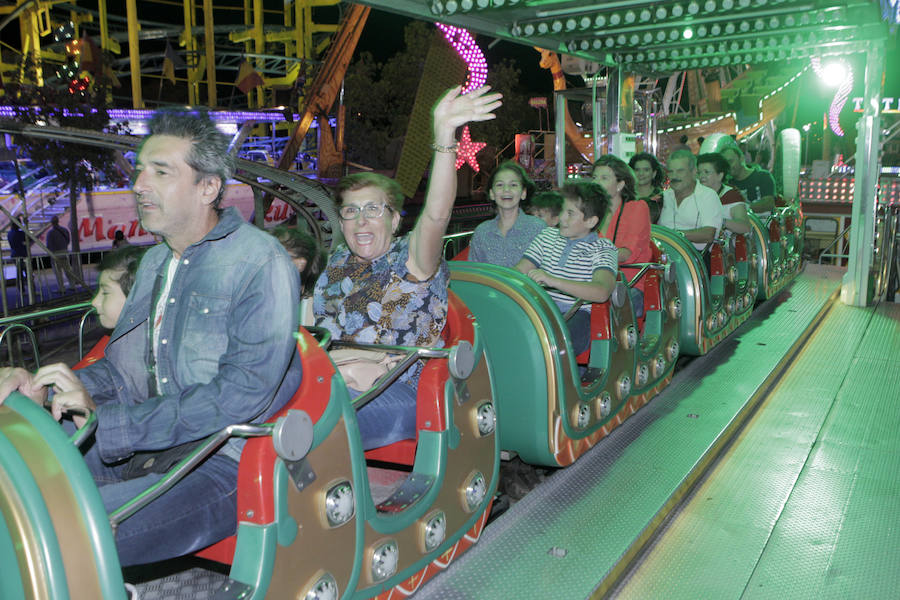 El encendido oficial del Huerto de la Rueda abre diez días de Feria y Fiestas