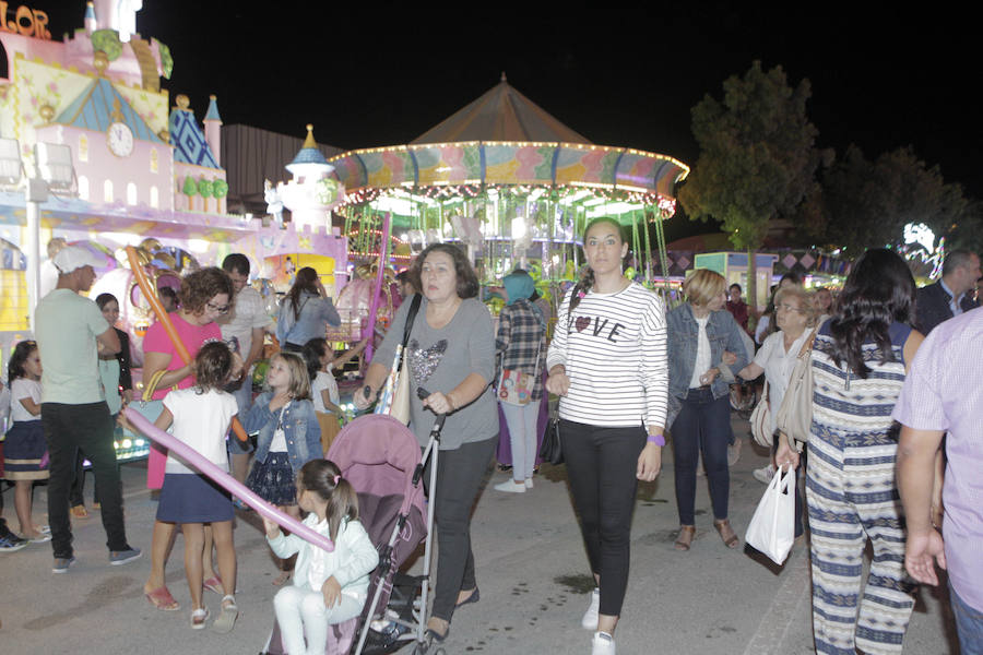 El encendido oficial del Huerto de la Rueda abre diez días de Feria y Fiestas