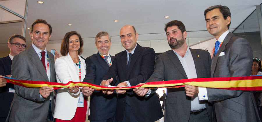 Inauguración del XV Congreso de Centros Comerciales que se celebra en Alicante