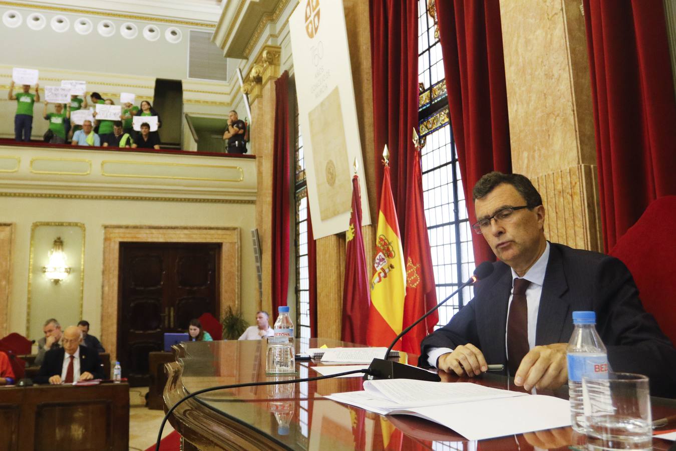 Protesta en el pleno de septiembre en Murcia