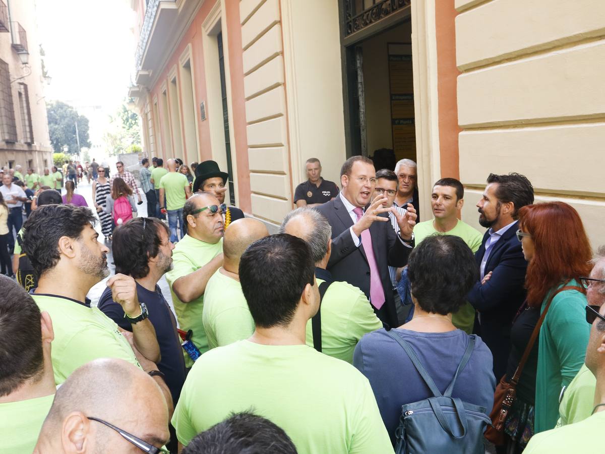 Protesta en el pleno de septiembre en Murcia