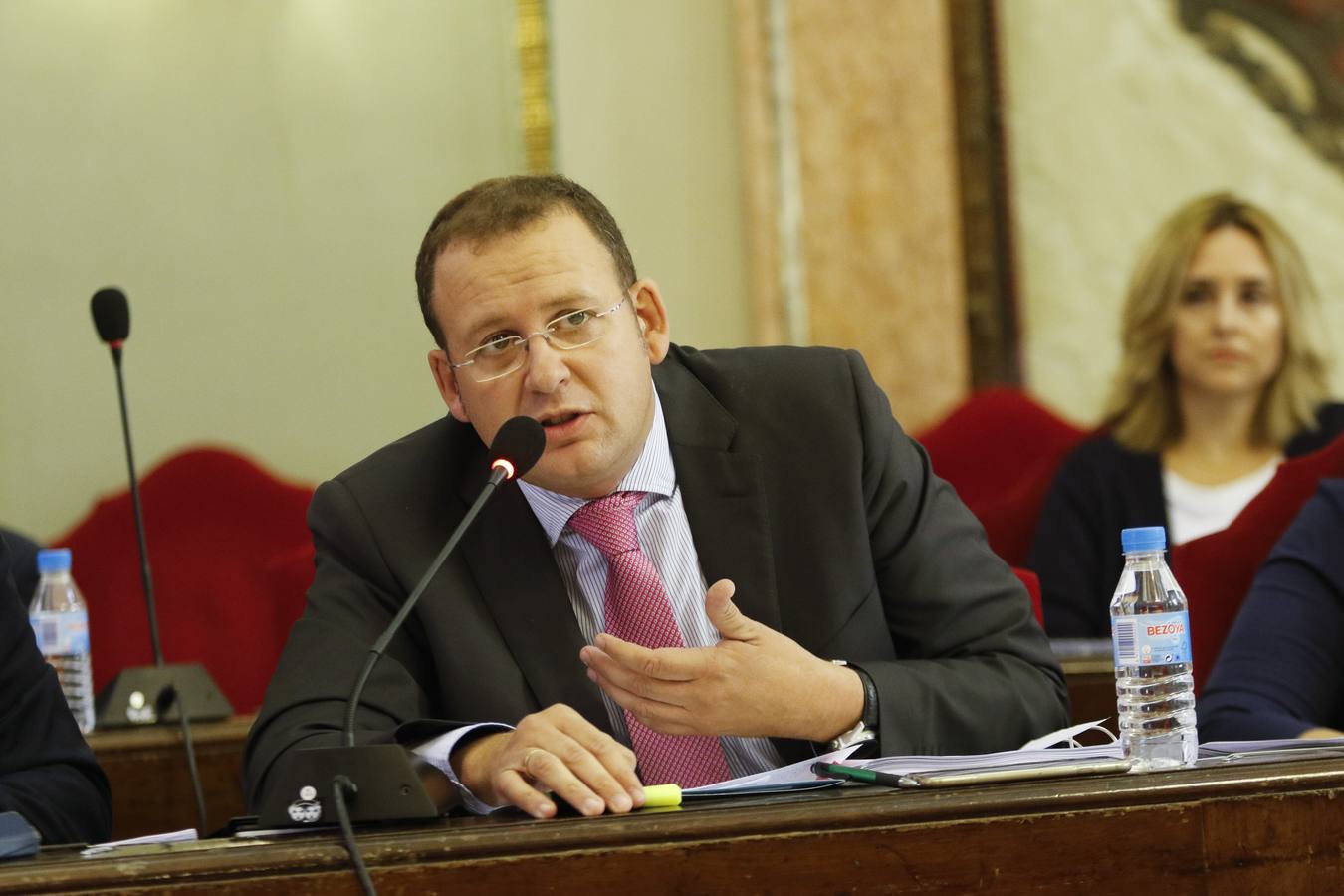 Protesta en el pleno de septiembre en Murcia