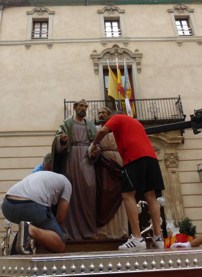 Traslado de las imágenes de la Cofradía de la Samaritana para su restauración