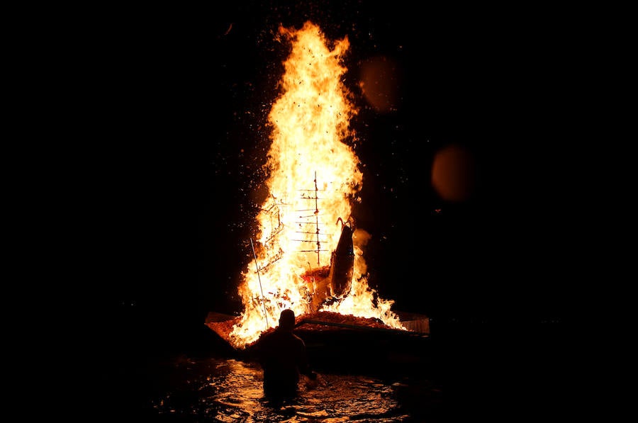 Singapur quema la mala suerte