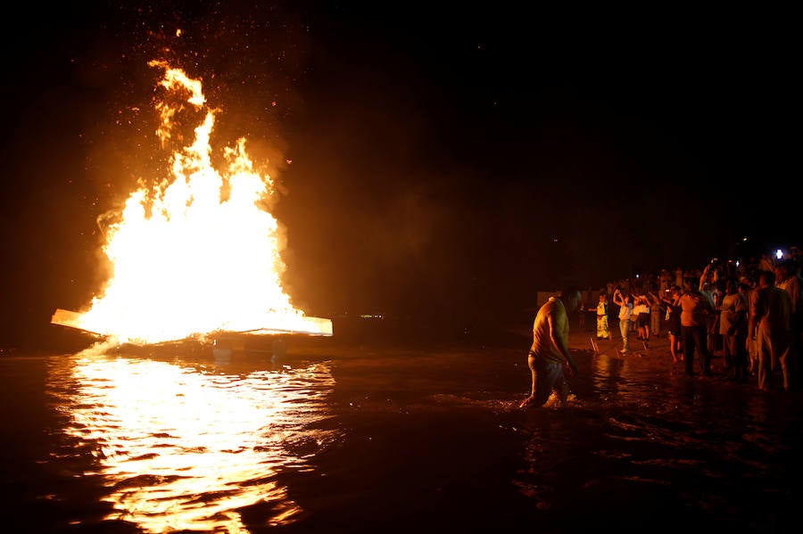 Singapur quema la mala suerte