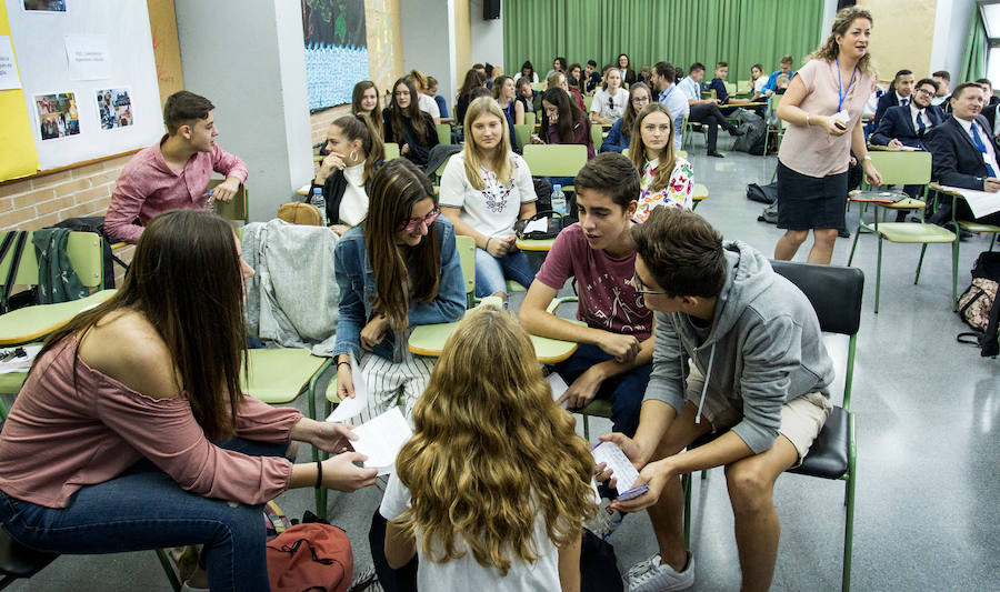 Alumnos de 8 nacionalidades distintas trabajan en un proyecto europeo en el IES San Juan