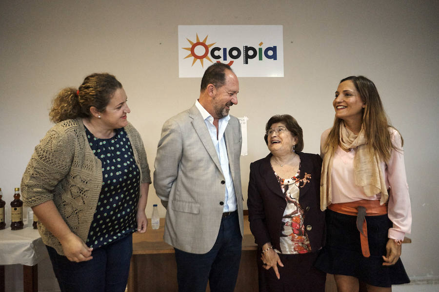 La Asociación de Parkinson estrena el local municipal para colectivos socio-sanitarios