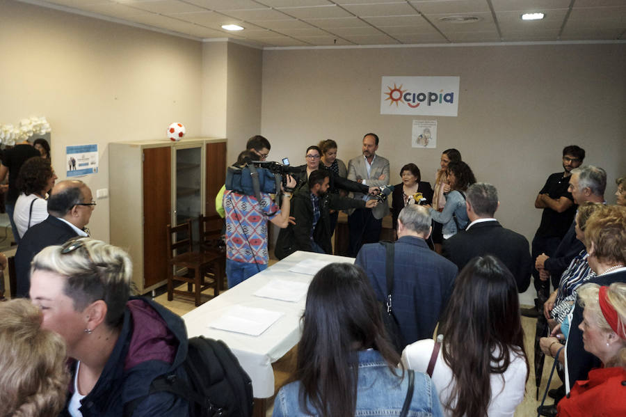 La Asociación de Parkinson estrena el local municipal para colectivos socio-sanitarios