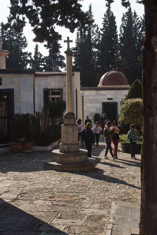 La Vega Baja honra la memoria de sus difuntos en el día de Todos los Santos