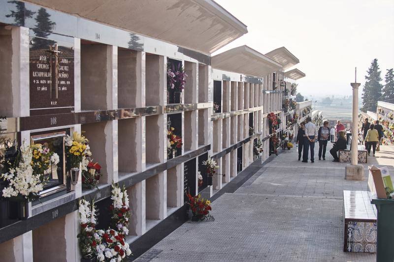 La Vega Baja honra la memoria de sus difuntos en el día de Todos los Santos