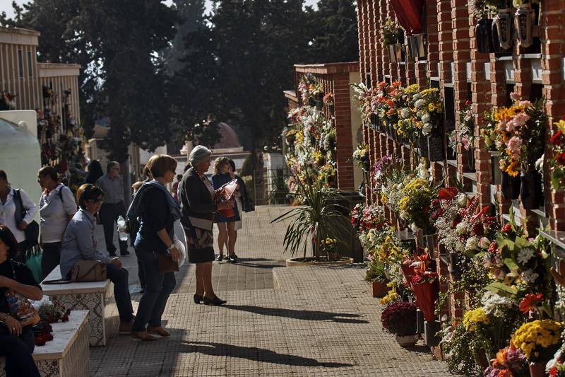 La Vega Baja honra la memoria de sus difuntos en el día de Todos los Santos