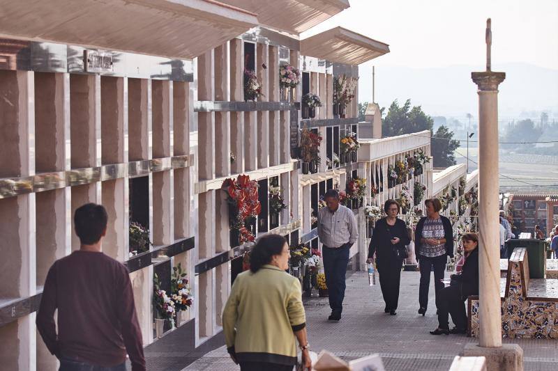 La Vega Baja honra la memoria de sus difuntos en el día de Todos los Santos