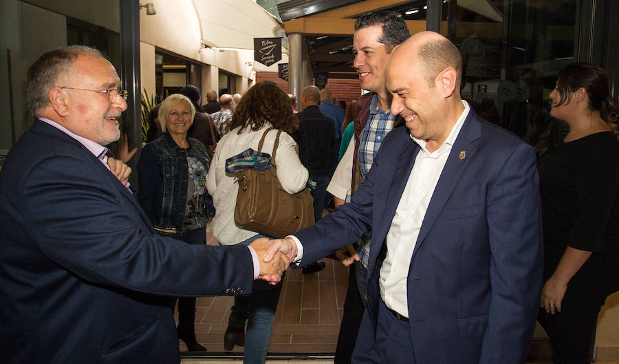 El alcalde promete «impulsar nuevas incorporaciones» a Protección Civil