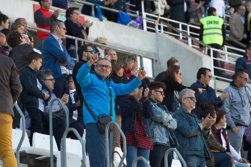 Fiesta en la grada por el derbi de Shanghái