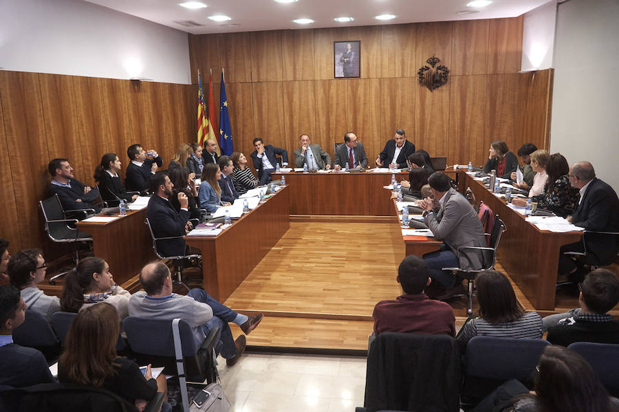 Sesión plenaria en el Ayuntamiento de Orihuela