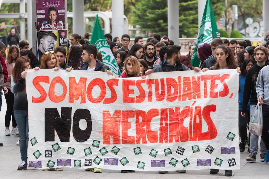 «Somos estudiantes, no mercancías»