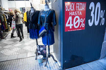 El &#039;Black Friday&#039; trae la alegría a los comercios en Murcia