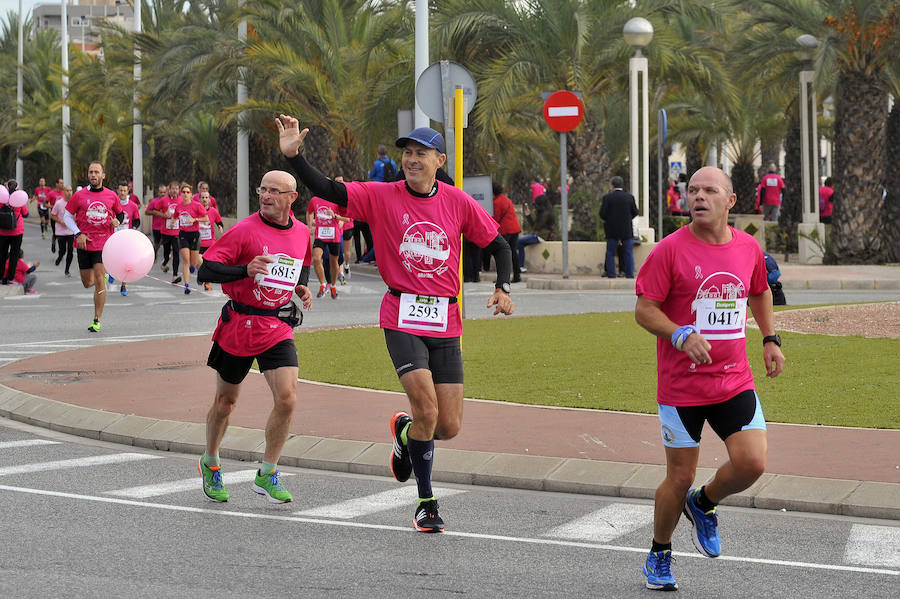 AMACMEC realiza su carrera contra el cáncer de mama