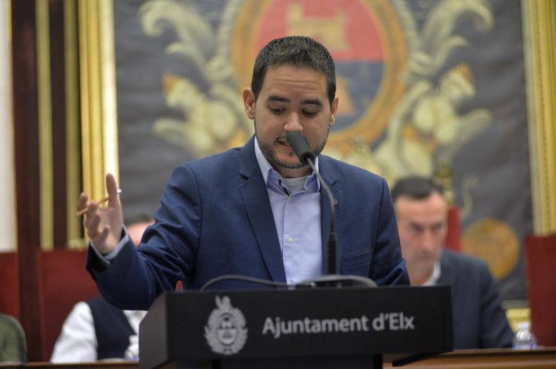 Las imágenes del pleno del Ayuntamiento de Elche