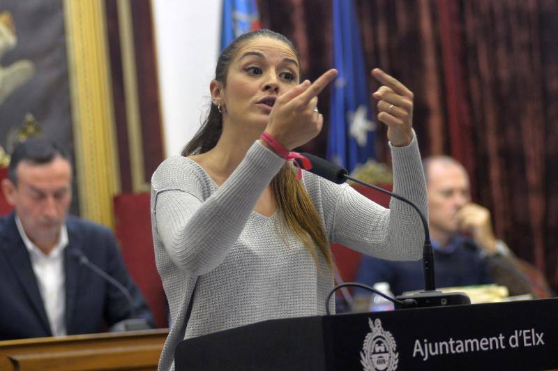 Las imágenes del pleno del Ayuntamiento de Elche