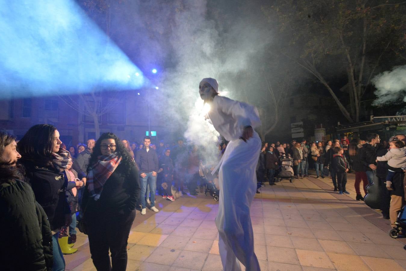 La Navidad ya alumbra las calles de Lorca