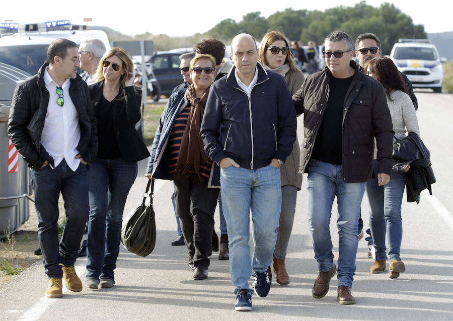 Protesta animalista en la Protectora de Bacarot