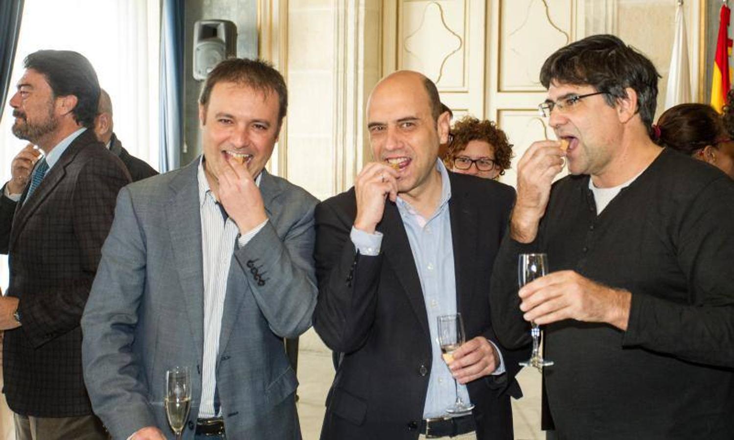 Tradicional brindis de Navidad en el Ayuntamiento