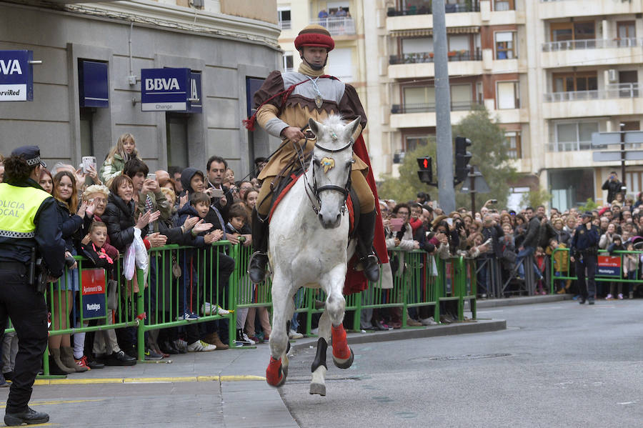 Jubiloso recibimiento a la Virgen