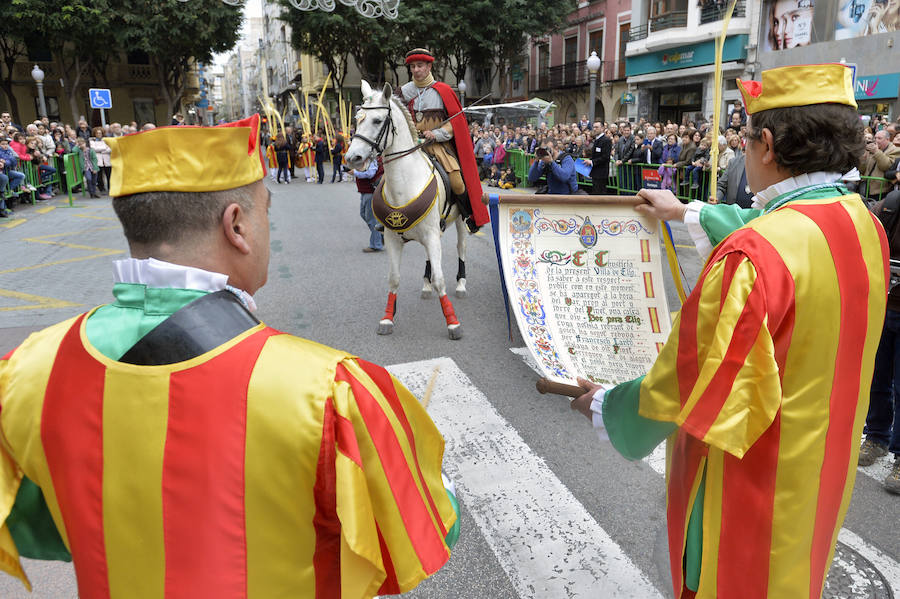 Jubiloso recibimiento a la Virgen