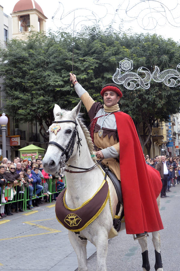 Jubiloso recibimiento a la Virgen