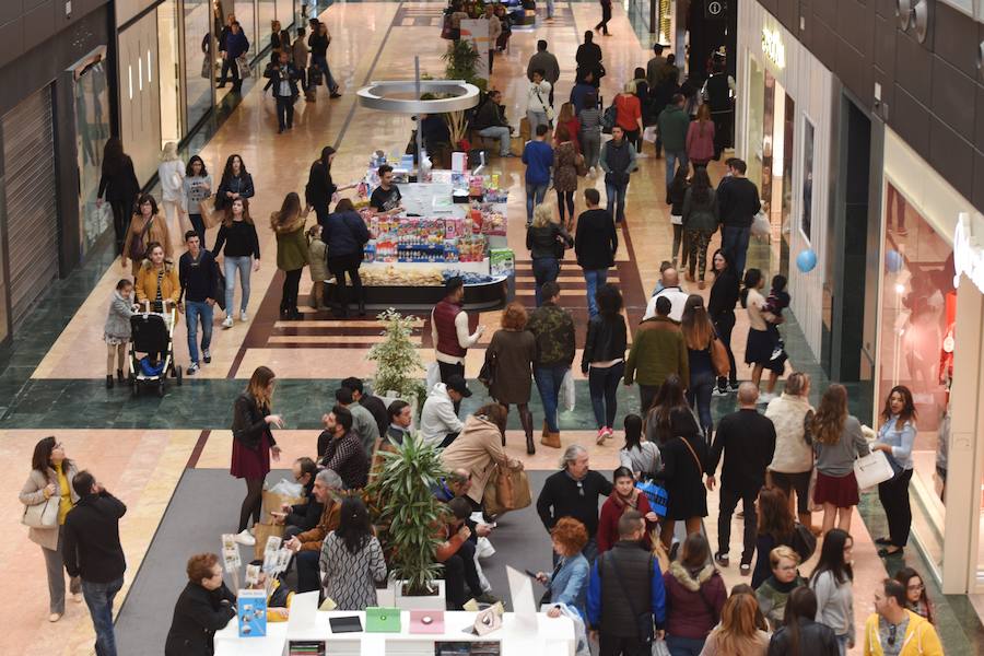 Las rebajas llenan las tiendas de Murcia