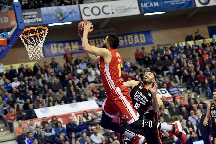 Imágenes del UCAM CB - Valencia Basket (75-78)