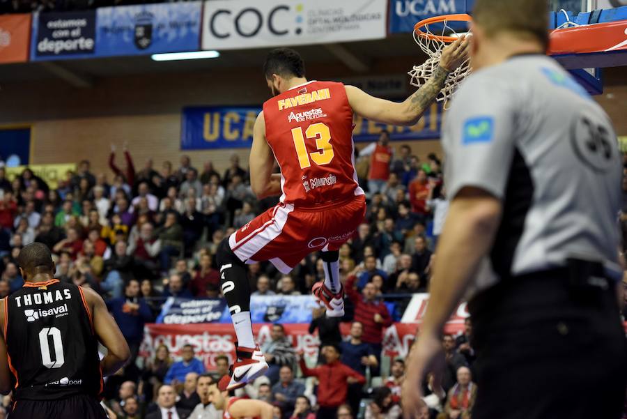 Imágenes del UCAM CB - Valencia Basket (75-78)