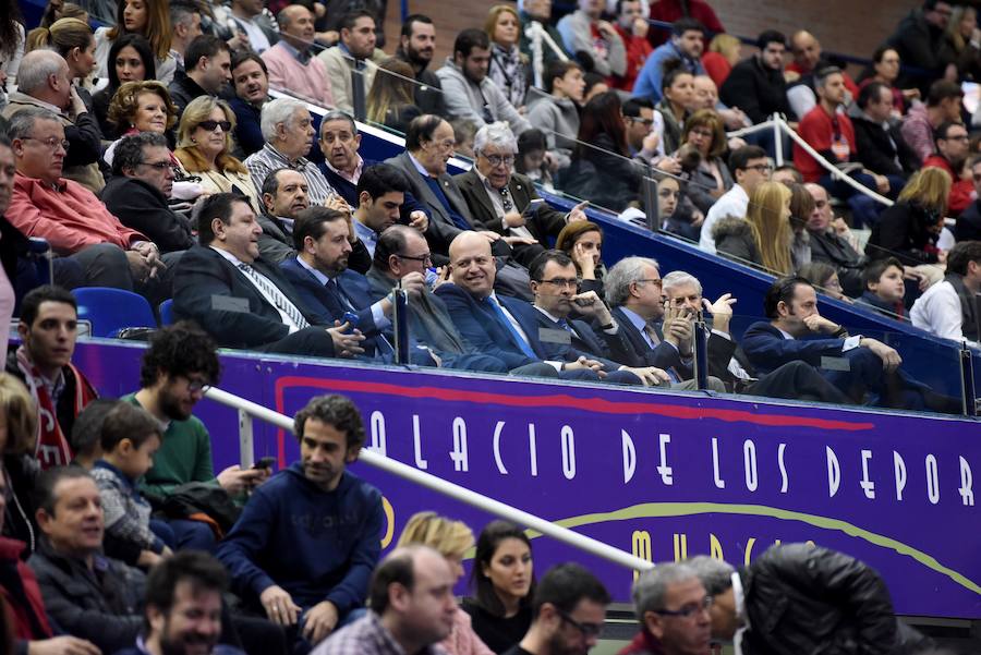 Imágenes del UCAM CB - Valencia Basket (75-78)