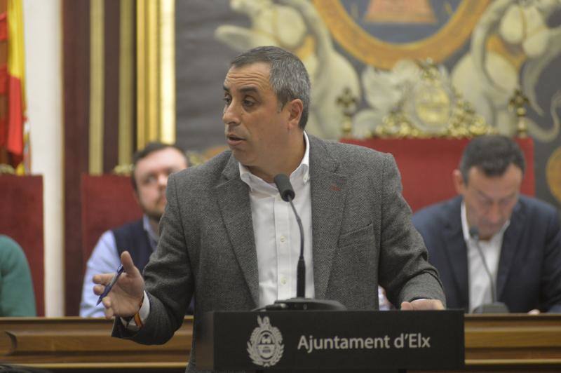 Las imágenes del pleno extraordinario del Ayuntamiento de Elche