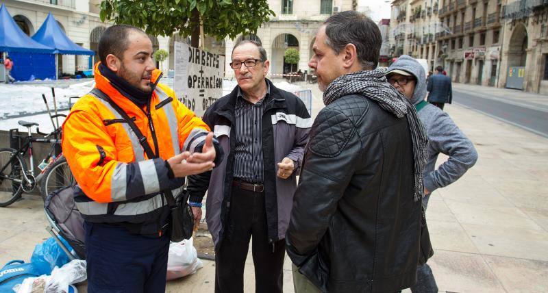 La UTE de limpieza se replanteará el despido del barrendero enfermo