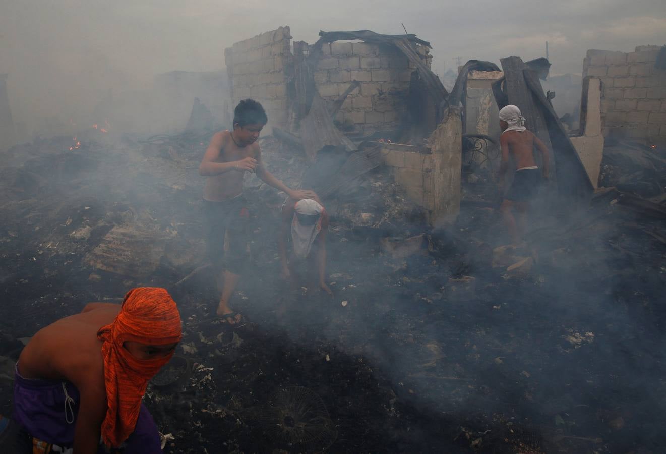 Buscando entre las cenizas