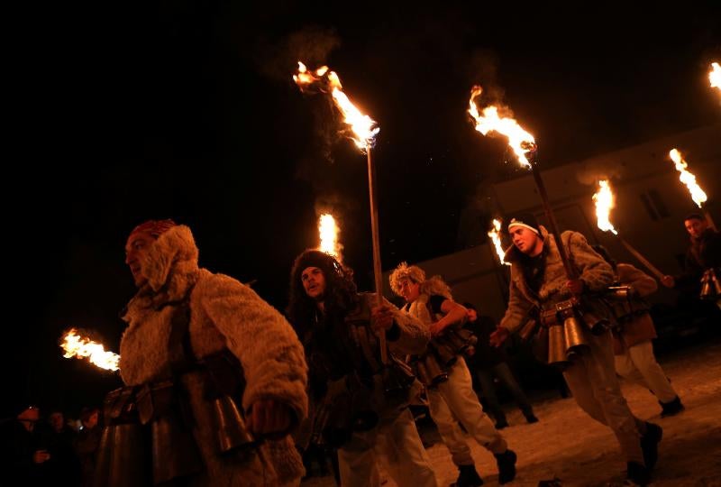 Fuego, máscaras y pieles animales por una buena salud y fertilidad