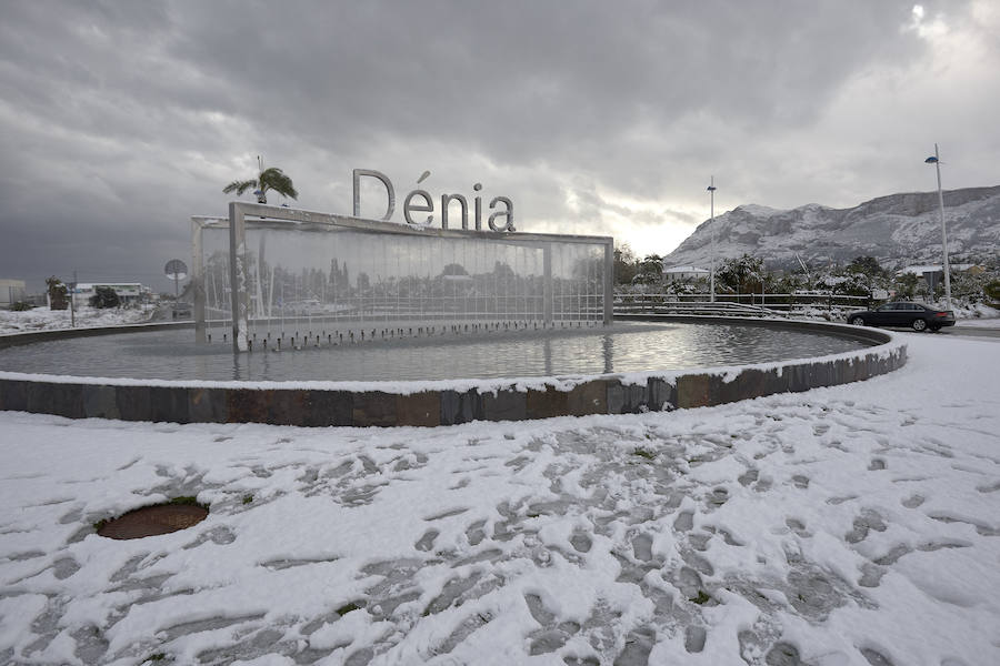 Nieve en las playas de la Marina